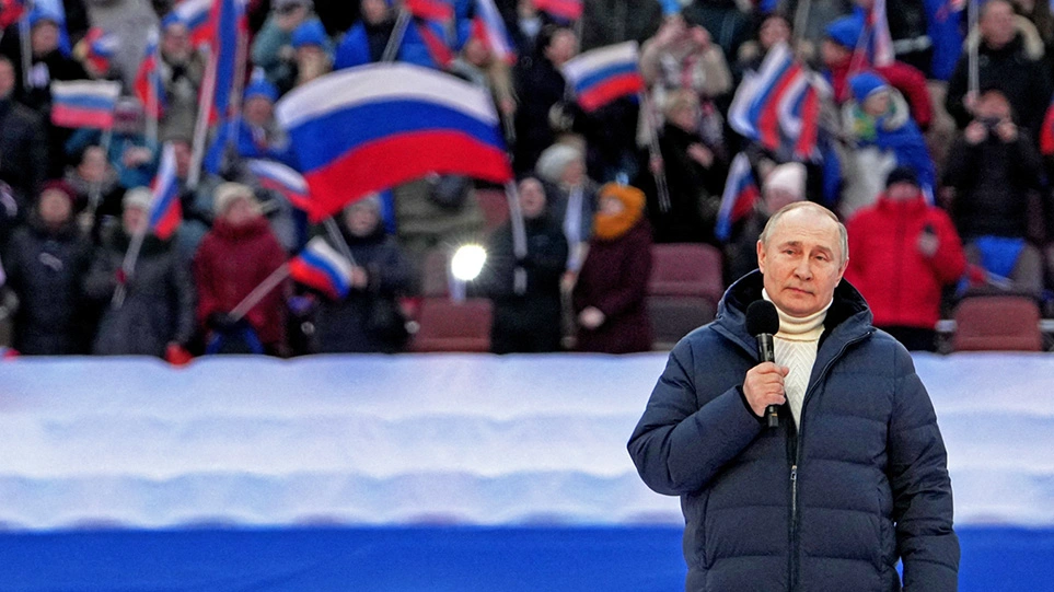 Πούτιν: Διακόπηκε ξαφνικά η ομιλία του σε φιλοπολεμική φιέστα – Πρόβλημα στον σέρβερ λέει το Κρεμλίνο