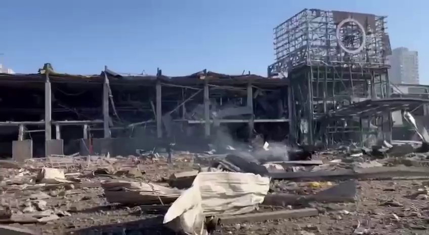Βίντεο ντοκουμέντο από τον βομβαρδισμό στο εμπορικό κέντρο στο Κίεβο
