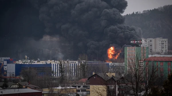 Πυραυλικές επιθέσεις και νέες εκρήξεις στη Λβιβ – Απανωτά χτυπήματα μέσα σε λίγες ώρες