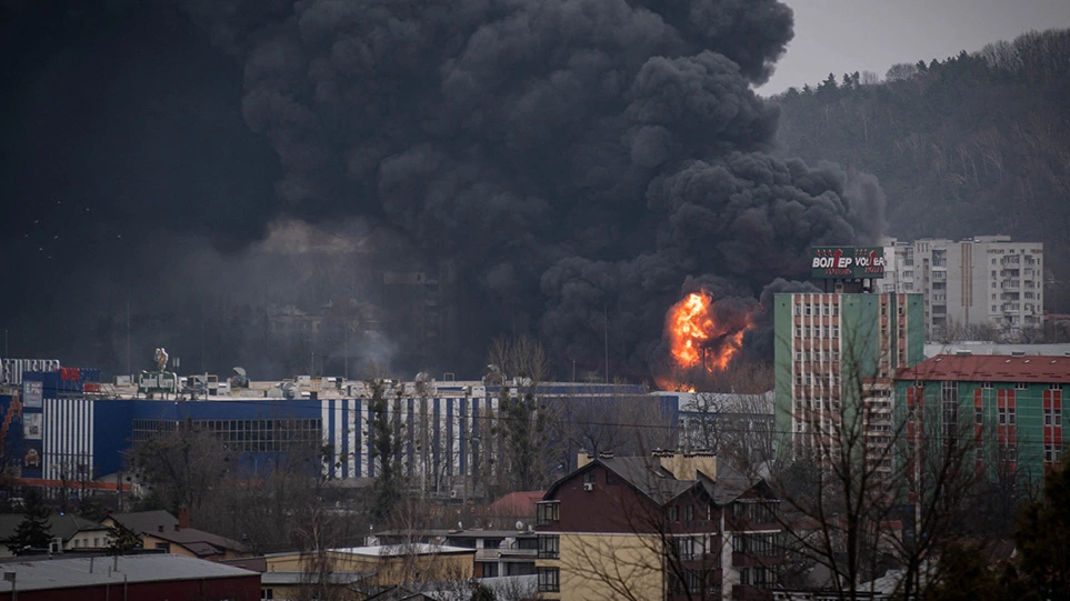Πυραυλικές επιθέσεις και νέες εκρήξεις στη Λβιβ – Απανωτά χτυπήματα μέσα σε λίγες ώρες