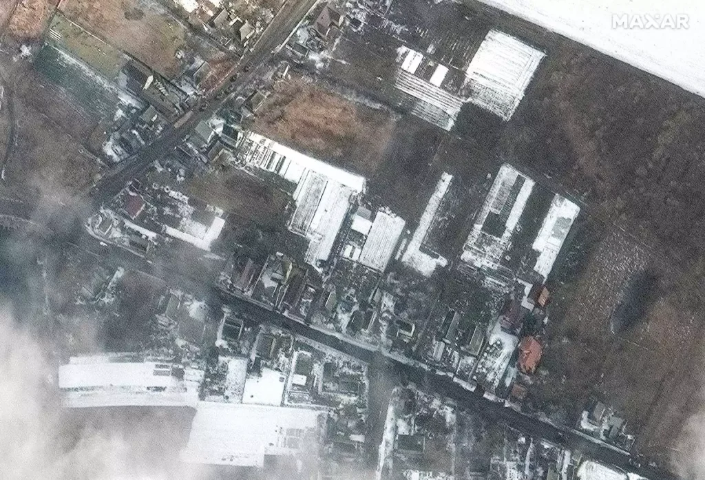 Ρωσική φάλαγγα έξω από το Κίεβο – Νέες δορυφορικές φωτογραφίες
