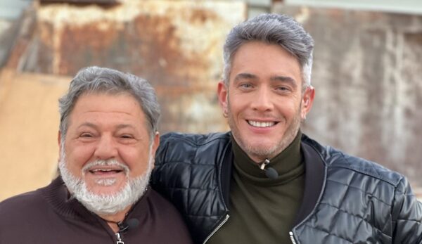 «Night Out» στο MEGA – Ο Θεοχάρης Ιωαννίδης υποδέχεται τον Γιώργο Παρτσαλάκη