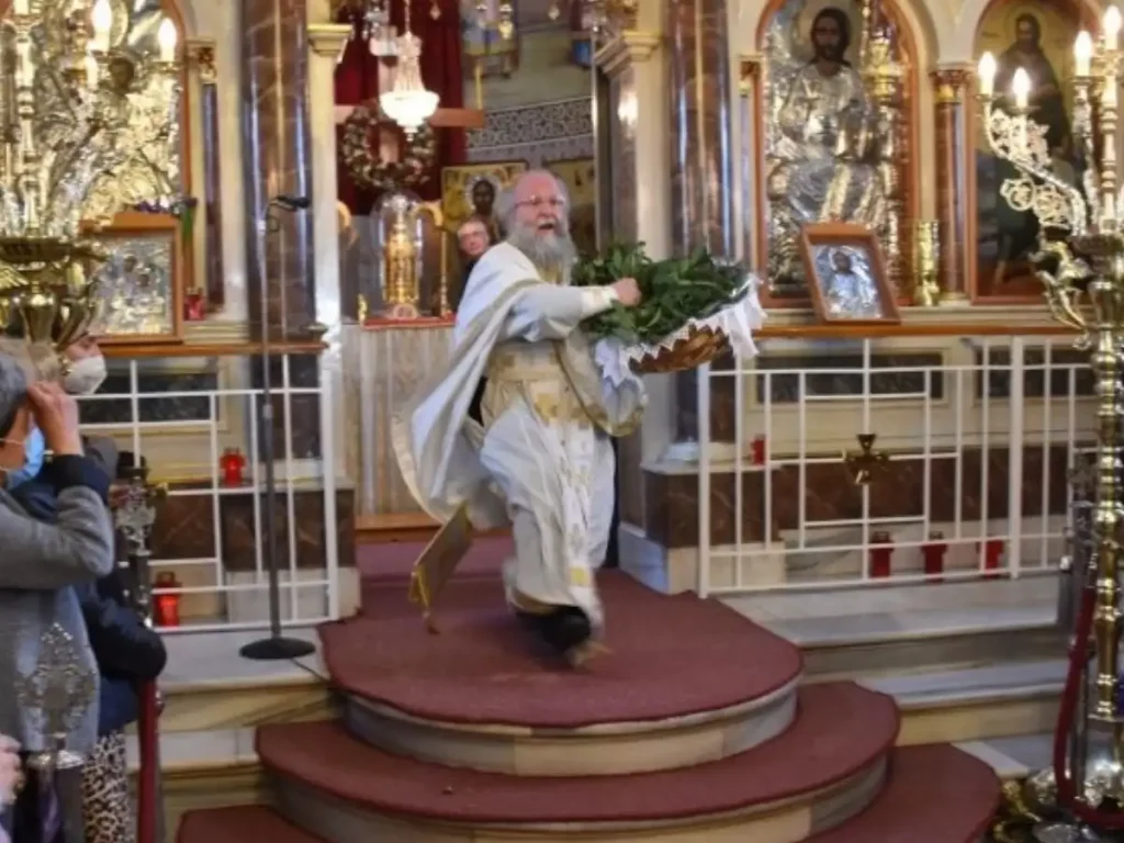 Πάσχα 2022: H Πρώτη Ανάσταση στην Παναγία Ευαγγελίστρια της Χίου (video)