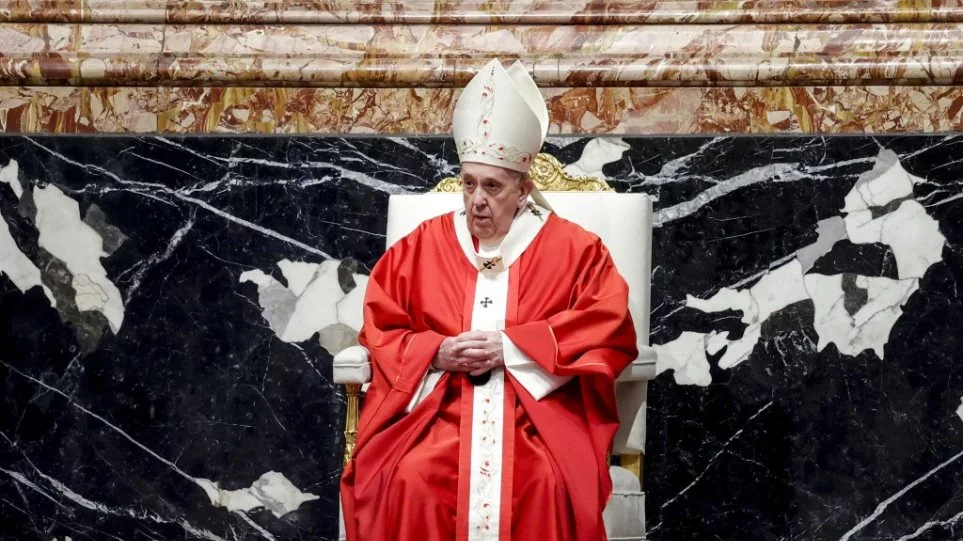 Πάπας Φραγκίσκος: «Λυπηρό να ακούγονται τα όπλα περισσότερο από τις καμπάνες της Ανάστασης»