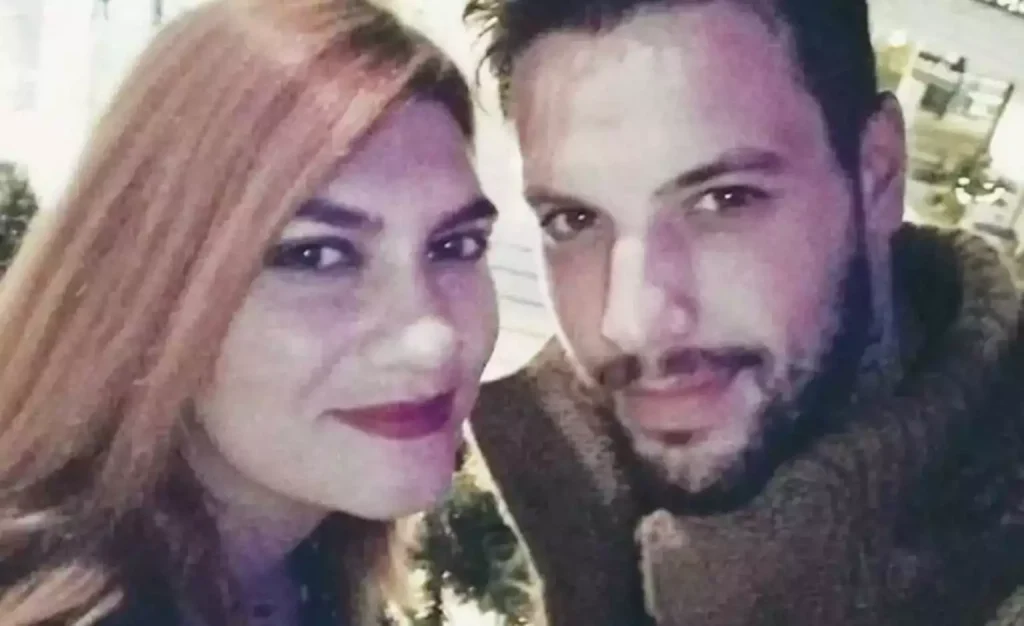 Ρούλα Πισπιρίγκου: Φέρεται να «έσπασε στο ξύλο» κοπέλα που είχε σχέση με τον Μάνο ενώ ήταν παντρεμένος μαζί της