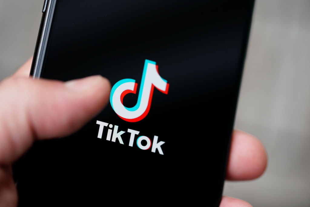 Ρωσία: Πρόστιμο στο TikTok για «προπαγάνδα ομοφυλοφιλικών σχέσεων»