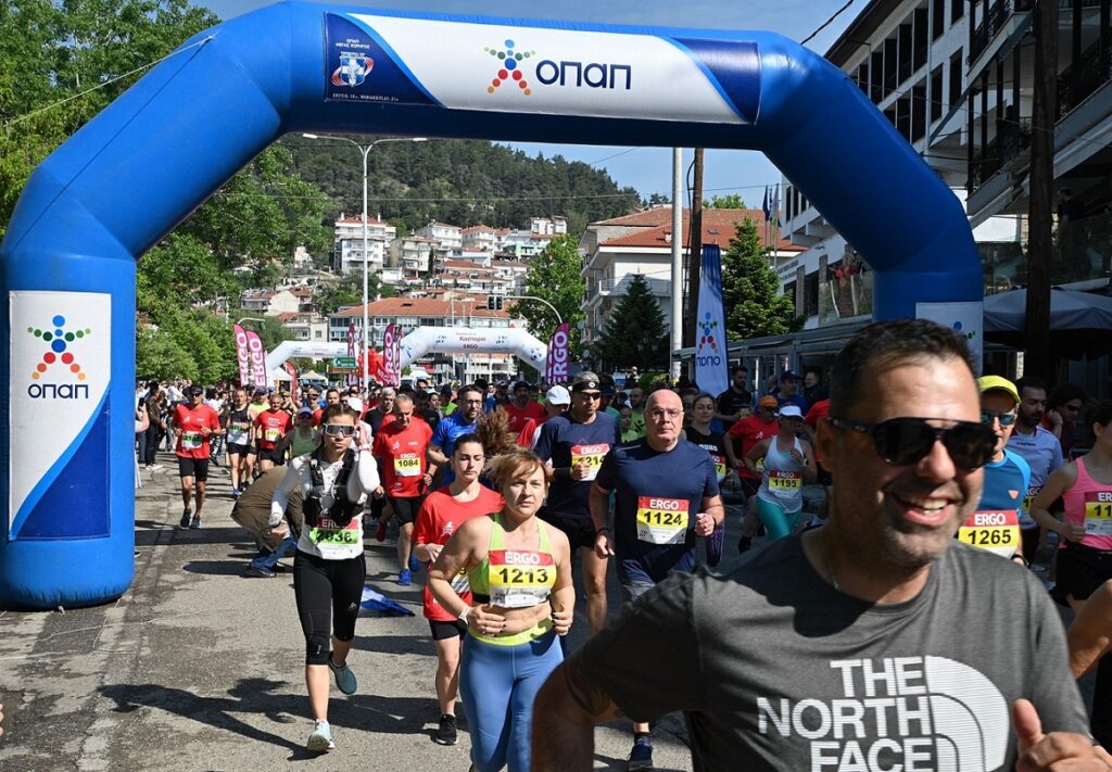 Ο ΟΠΑΠ στη μεγάλη γιορτή του Run Greece στην Καστοριά – Δίπλα στους 1.500 δρομείς που συμμετείχαν στους αγώνες