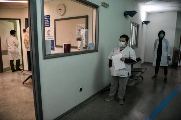 Πάτρα: Με εγκαύματα στο νοσοκομείο 9χρονος μαθητής που τραυματίστηκε από βεγγαλικά  στη σχολική γιορτή