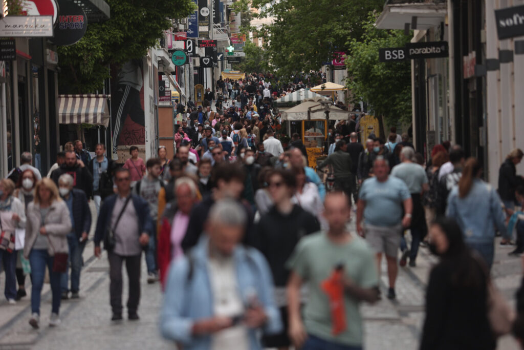 Κορωνοϊός: 8.015, 32 θάνατοι και 231 διασωληνωμένοι