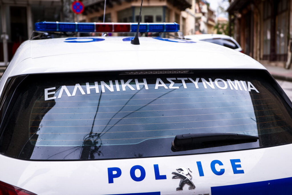 Θρίλερ στη Γλυφάδα: Διαρρήκτες βασάνισαν 55χρονη στο σπίτι της  και έκλεψαν 100.000 ευρώ και κοσμήματα μεγάλης αξίας