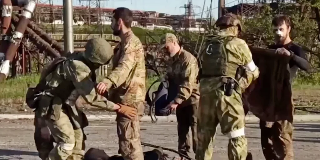 Ουκρανία: Η πτώση της Μαριούπολης – Εκκενώθηκε το Αζοφστάλ, αγωνία για την τύχη των μαχητών που παραδόθηκαν