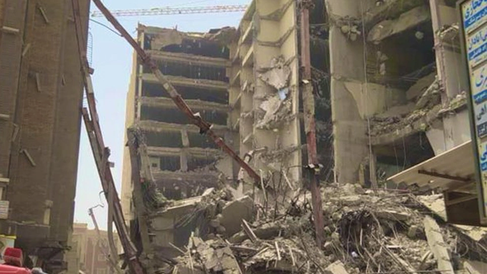 Ιράν: κατέρρευσε 10οροφο κτίριο – Τουλάχιστον 5 νεκροί, τραυματίες και  δεκάδες εγκλωβισμένοι  – Συγκλονίζουν οι εικόνες