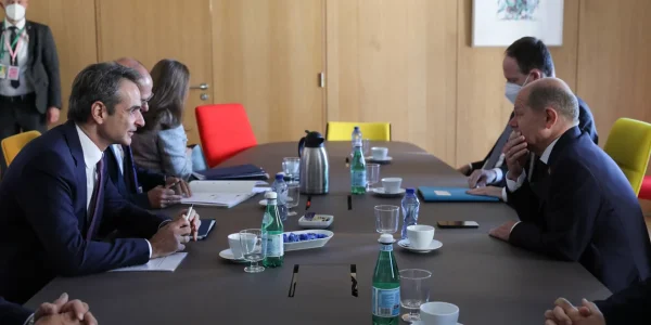 Τον χάρτη της «Γαλάζιας Πατρίδας» έδειξε ο Μητσοτάκης στον Σόλτς και μίλησε για την τουρκική προκλητικότητα