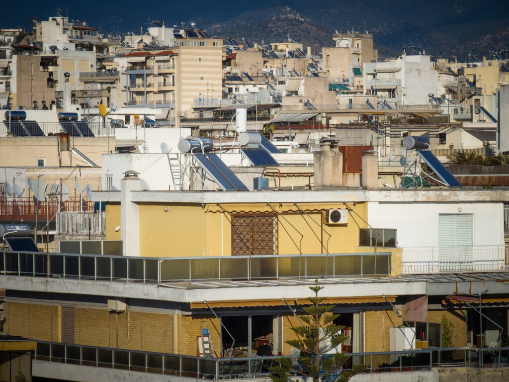 Σοκ στο Παγκράτι: 21χρονη έπεσε από το μπαλκόνι και σκοτώθηκε