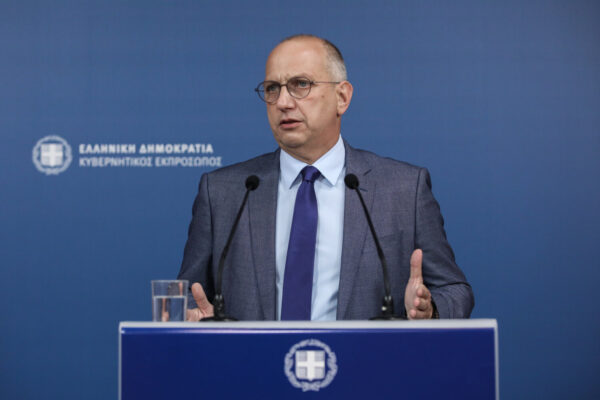 Οικονόμου για Τουρκία: Δεν θα εμπλακούμε σε λεκτικούς διαξιφισμούς – Έωλοι και ανιστόρητοι οι ισχυρισμοί της