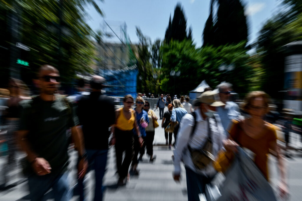 Οι αυξήσεις στις συντάξεις και όλα τα επιδόματα με παραδείγματα και ποσά