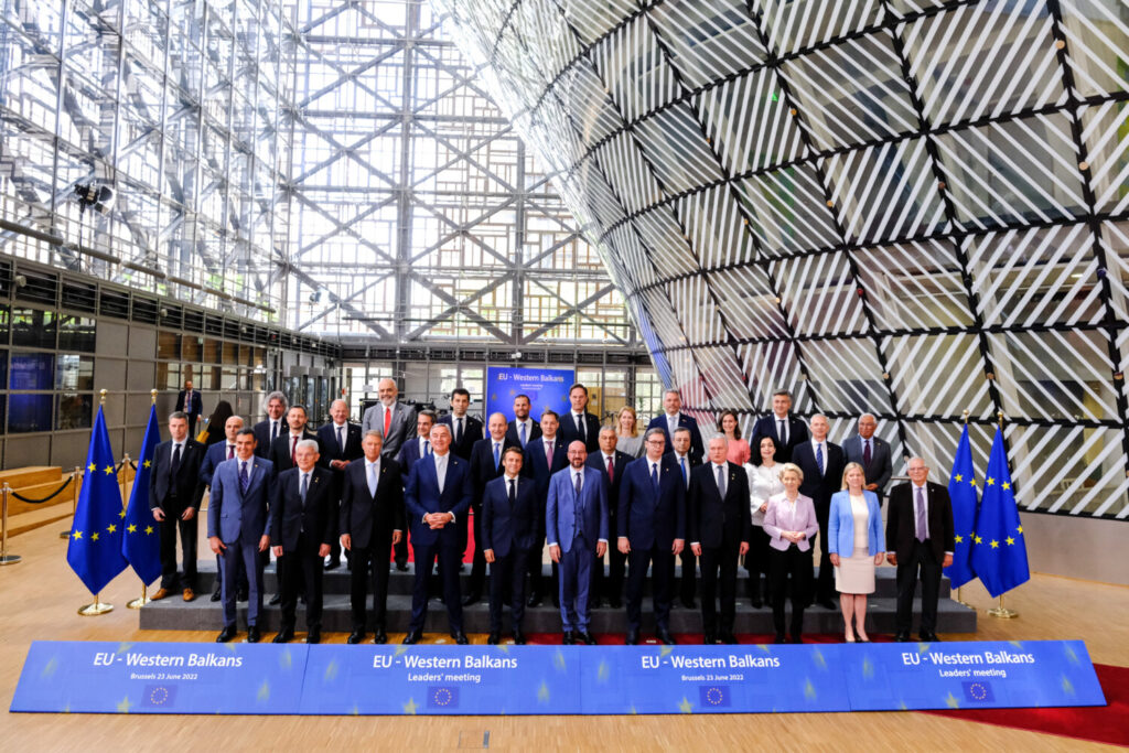 Σύνοδος Κορυφής: Επίσημα υποψήφιες  για ένταξη χώρες  στην Ε.Ε Ουκρανία και Μολδαβία