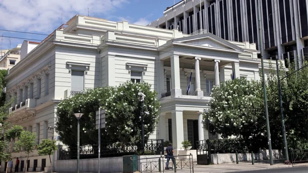 ΥΠΕΞ: Η Ελλάδα χαιρετίζει την πτώση του αυταρχικού καθεστώτος Ασαντ στη Συρία