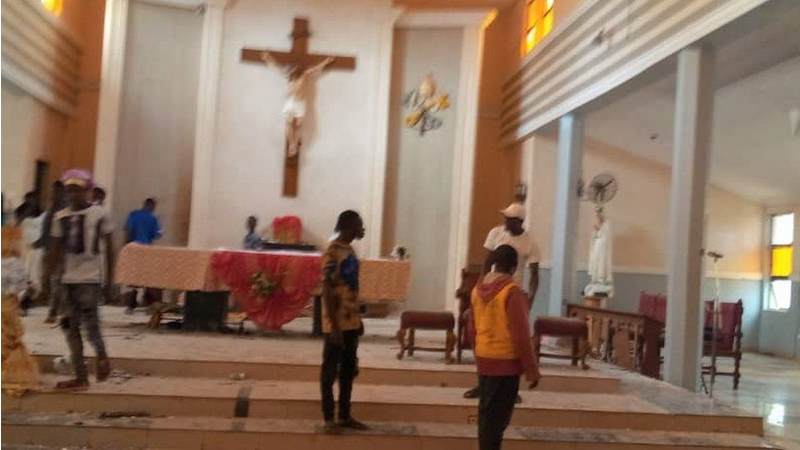 Μακελειό στη Νιγηρία: Ένοπλοι σκότωσαν τουλάχιστον 50 πιστούς σε καθολική εκκλησία