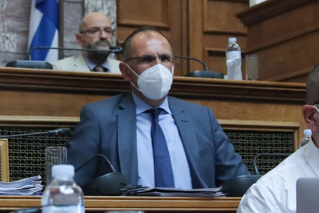 Γεραπετρίτης στη Βουλή: Το ελληνικό δημόσιο ουδέποτε έχει προμηθευτεί παράνομο λογισμικό