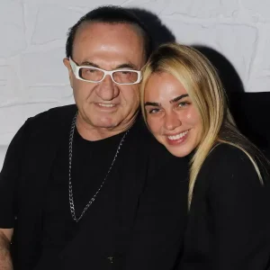 Κόνι Μεταξά για Λευτέρη Πανταζή: «Δεν με πιέζει για το πότε θα δει εγγονάκι, με ξέρει…» (βίντεο)