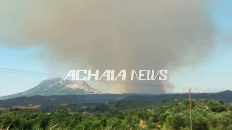 Μεγάλη φωτιά στη Αχαία – Μήνυμα εκκένωσης για το χωριό Βάλμη – Στην Ηλεία μπήκαν οι φλόγες