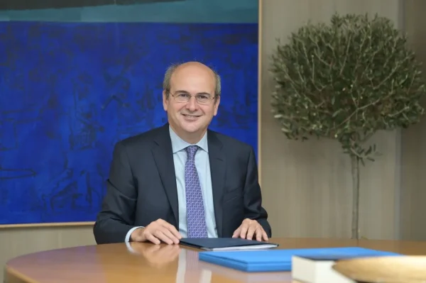 Κωστής Χατζηδάκης: 6 δισ. ευρώ από το νέο ΕΣΠΑ και το Ταμείο Ανάκαμψης – Οι δράσεις κοινωνικής πολιτικής