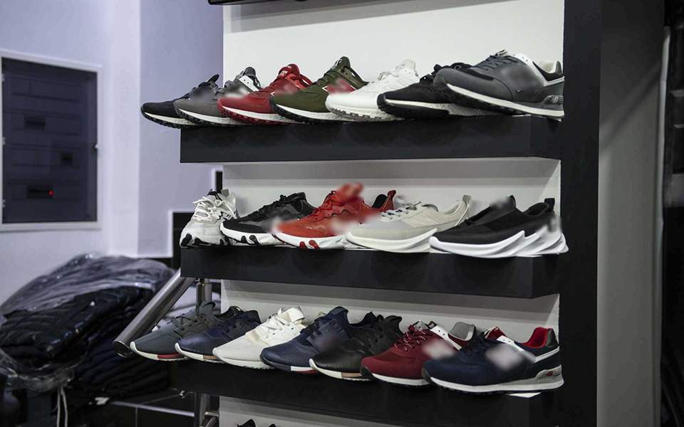 ΑΑΔΕ: Ηλεκτρονικό κατάστημα πούλησε παπούτσια 2,8 εκ. ευρώ χωρίς να εκδώσει αποδείξεις !