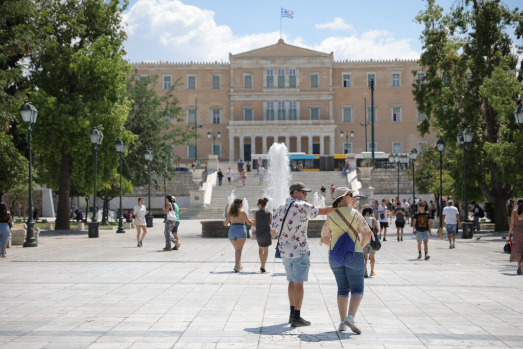 Σαρηγιάννης: Αναζωπύρωση της πανδημίας αν εμφανιστεί η παραλλαγή «Κένταυρος» στην Ελλάδα (video)