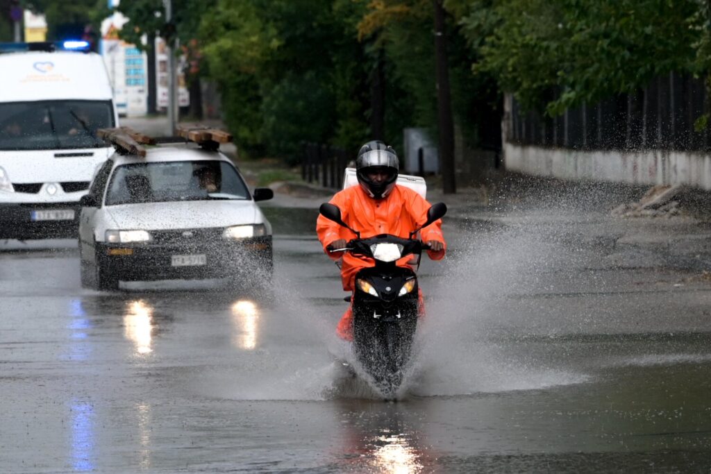 Έκτακτο Δελτίο Επιδείνωσης Καιρού από την ΕΜΥ: Έρχονται ισχυρές βροχές και θυελλώδεις άνεμοι το Σαββατοκύριακο