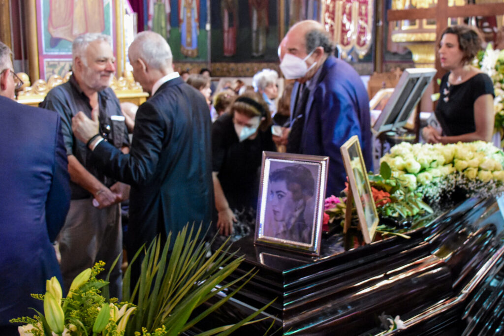 Το «τελευταίο αντίο» στην Ειρήνη Παπά στο αγαπημένο της Χιλιομόδι Κορινθίας