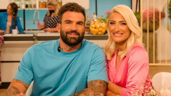 Δημήτρης Αλεξάνδρου: Οι ευχές μετά το σύμφωνο συμβίωσης με την Ιωάννα Τούνη και οι πρώτες του δηλώσεις για το γάμο (video)