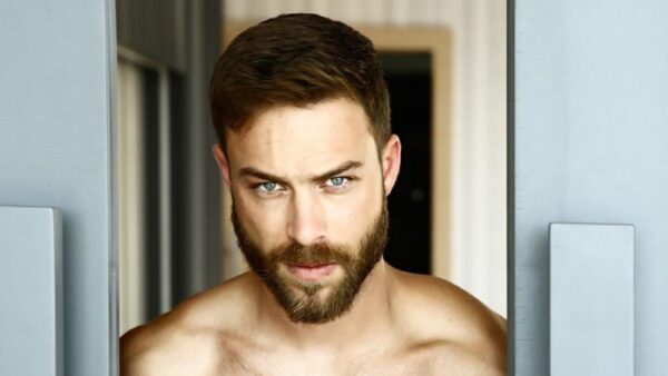 Μελαχρινή καλλονή – Αυτή είναι η σύντροφος του Στέφανου Μιχαήλ από την «Άγρια Γη»