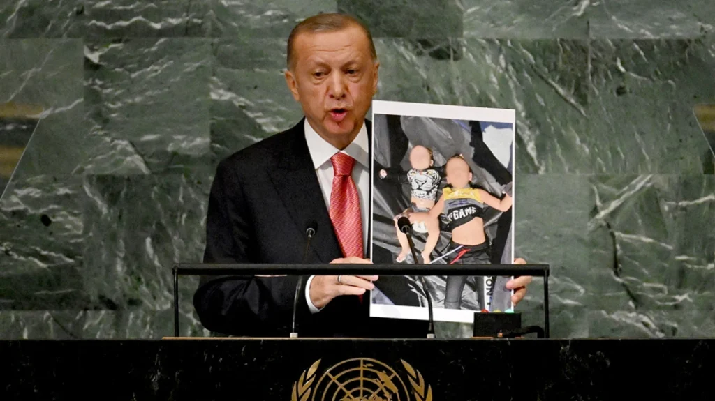Νέο παραλήρημα Ερντογάν στον ΟΗΕ: Kατηγορεί την Ελλάδα για πνιγμούς βρεφών και εγκλήματα κατά της ανθρωπότητας!