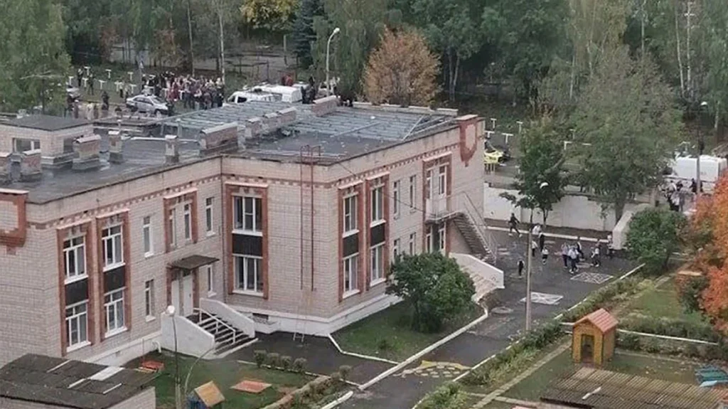 Ρωσία: Μακελειό σε σχολείο μετά από ένοπλη επίθεση  – Τουλάχιστον 13 οι  νεκροί,  ανάμεσα τους και μαθητές (video)