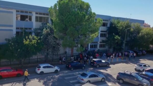 Αγρίνιο: Μαθητές γρονθοκόπησαν καθηγητές (video)