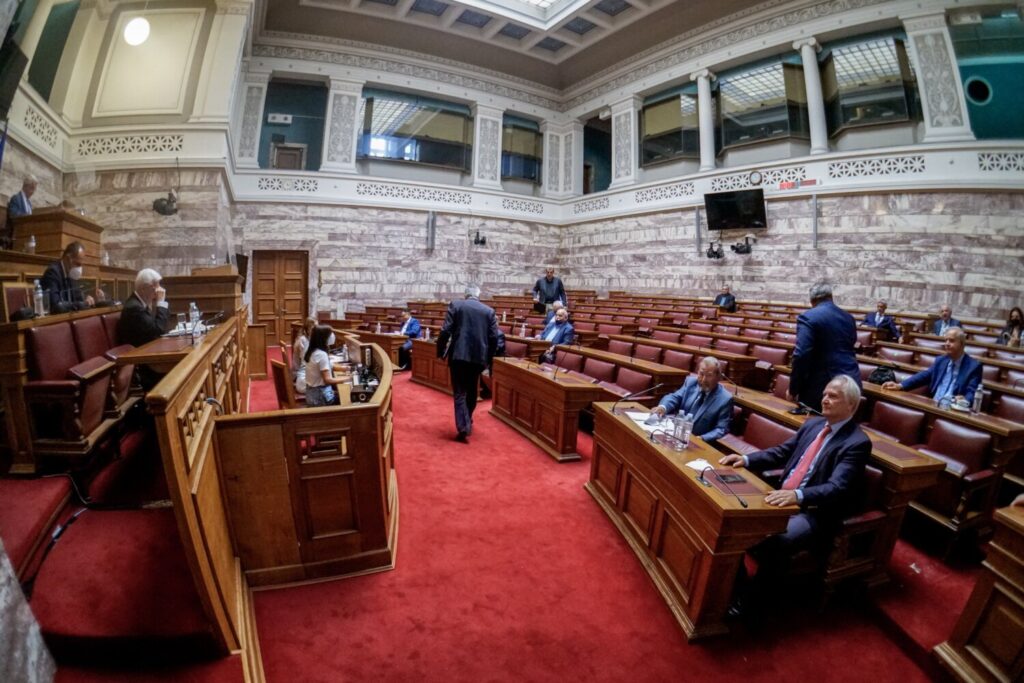 Ένταση στην επιτροπή Θεσμών για τις υποκλοπές  μετά από δήλωση της εισαγγελέως Βασιλικής Βλάχου