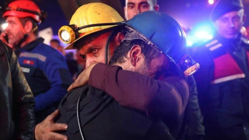 Τουρκία: Δεκάδες νεκροί από την έκρηξη στο ανθρακωρυχείο – 15 εγκλωβισμένοι