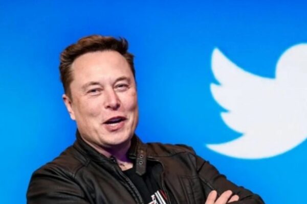 Twitter: Ο Έλον Μασκ αρχίζει μαζικές απολύσεις –  Με ομαδική αγωγή απαντούν οι εργαζόμενοι