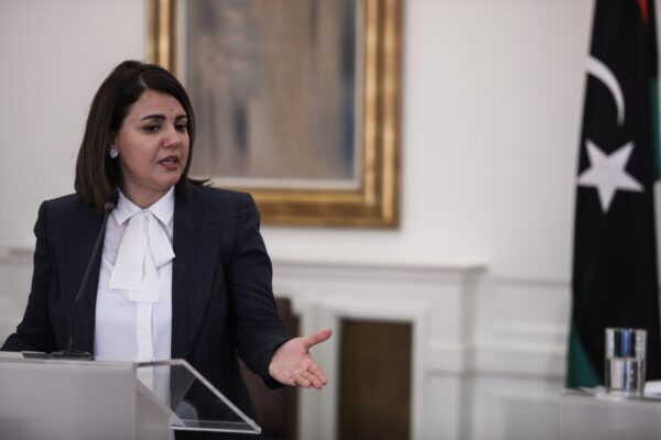 Λιβύη: Καταδικάζουμε την άρνηση του Νίκου Δένδια να αποβιβαστεί από το αεροπλάνο – Θα λάβουμε διπλωματικά μέτρα