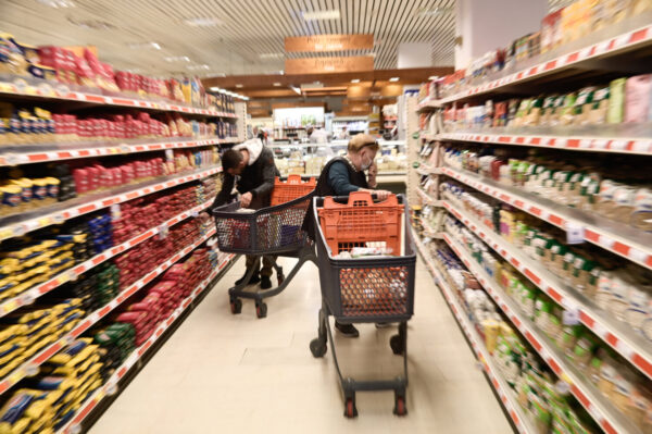 Μειώσεις έως 8% σε πάνω από 2.000 προϊόντα από σήμερα μέχρι 31/12 στα σούπερ μάρκετ – Δείτε τη λίστα