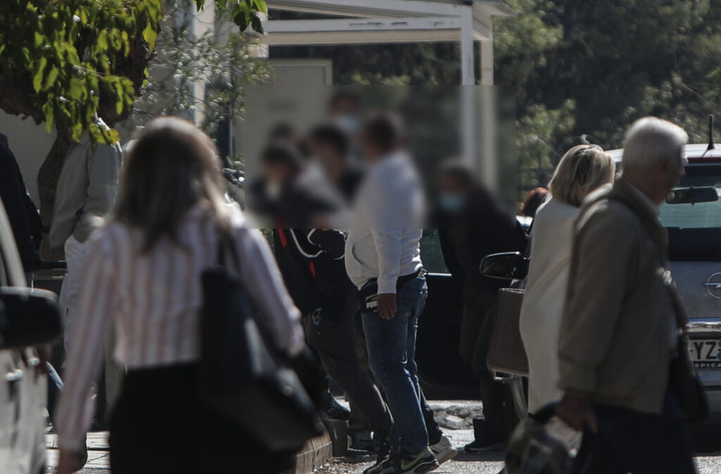 Βιασμός 12χρονης: Συνελήφθησαν και οι 4 άνδρες με τα εντάλματα που βίασαν την ανήλικη  – Υπεράνω υποψίας το προφίλ τους