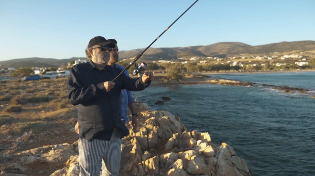 Fishy: Ταξιδεύει στην Πάρο με  καλεσμένο τον Λάκη Λαζόπουλο