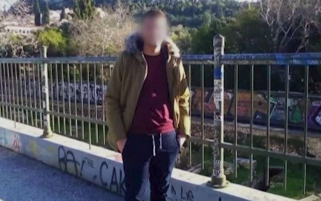 Συγκλονίζει η 20χρονη που «έπεσε» στα χέρια του «δράκου του Πειραιά» – «Βοήθεια με σκοτώνει, ανοίξτε» (video)