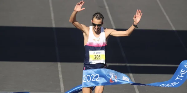 39ος  Αυθεντικός Μαραθώνιος 2022: Ο Χαράλαμπος Πιτσώλης κέρδισε στον …  πόντο τον Κωνσταντίνο Γκελαούζο