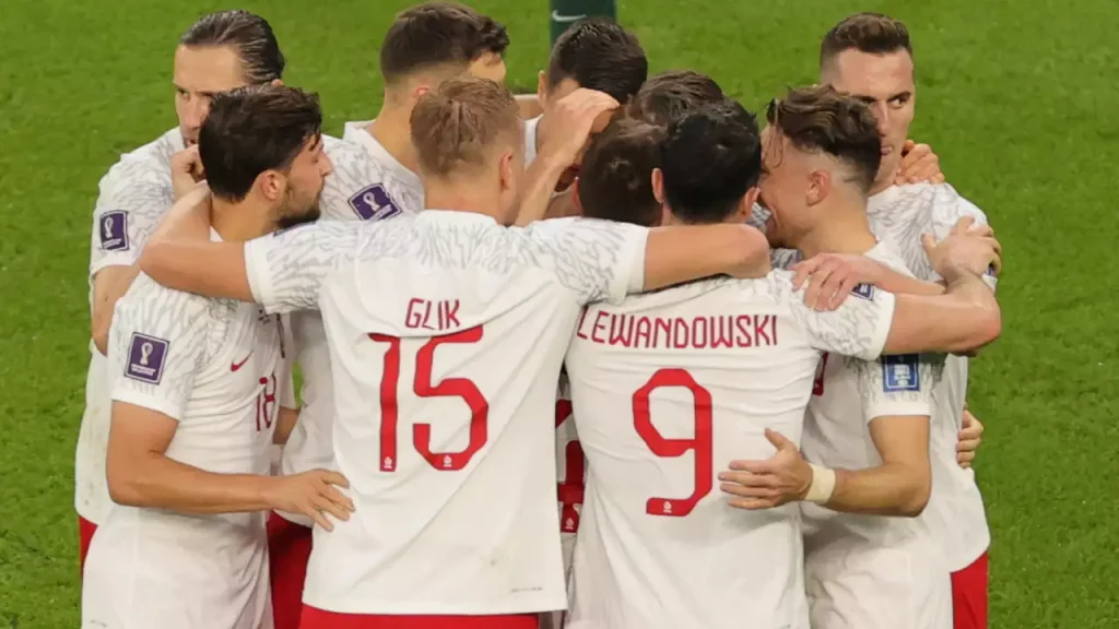 Πολωνία – Σαουδική Αραβία 2-0: Πρώτο γκολ για Λεβαντόφσκι σε Μουντιάλ και βήμα πρόκρισης