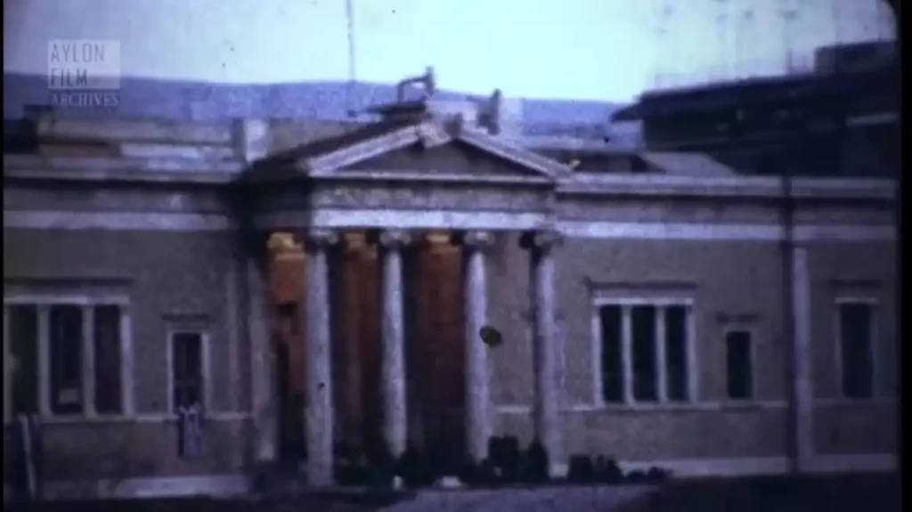 Πολυτεχνείο: Ένα έγχρωμο φιλμ ντοκουμέντο με την εξέγερση από παράθυρο του «Ακροπόλ»