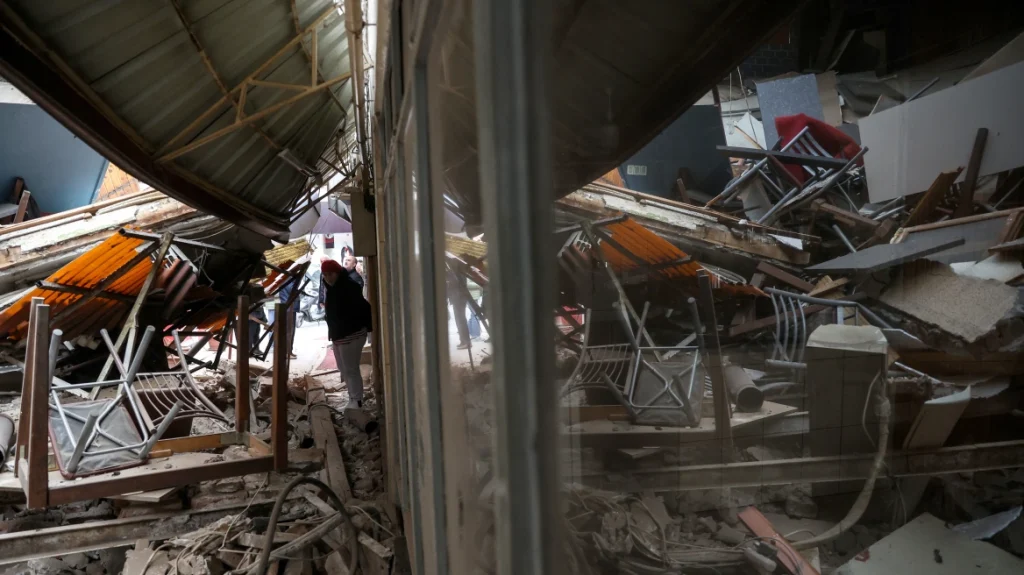 Σεισμός 5,9 Ρίχτερ  στην Τουρκία: Πάνω από 50 οι τραυματίες – Ακολούθησαν 106 μετασεισμοί (video)