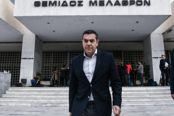 Αλέξης Τσίπρας: «Η παρακολούθηση των αρχηγών Ενόπλων Δυνάμεων θέτει σε διακινδύνευση την εθνική ασφάλεια»