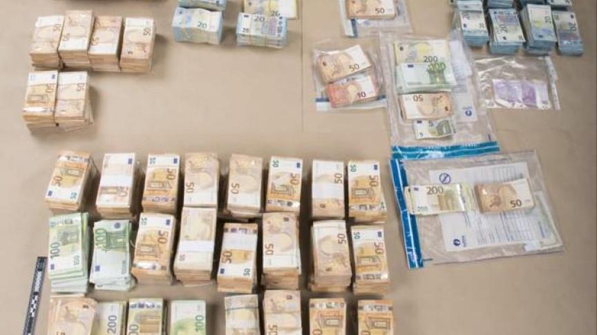 Σκανδαλο Κατάρ: Αυτά είναι τα χρήματα που βρέθηκαν στα σπίτια της Εύας Καϊλή και του Αντόνιο Παντζέρι – Πάνω από 1,5 εκατ ευρώ